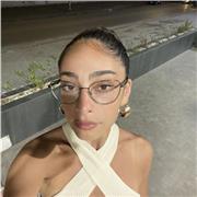 Sono una Studentessa di giurisprudenza al 5 anno con una passione per l’insegnamento